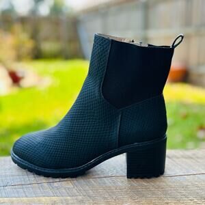 Journee Collection Hallie Tru Comfort Foam Black Textured Ankle Boots Sz 9 NEW